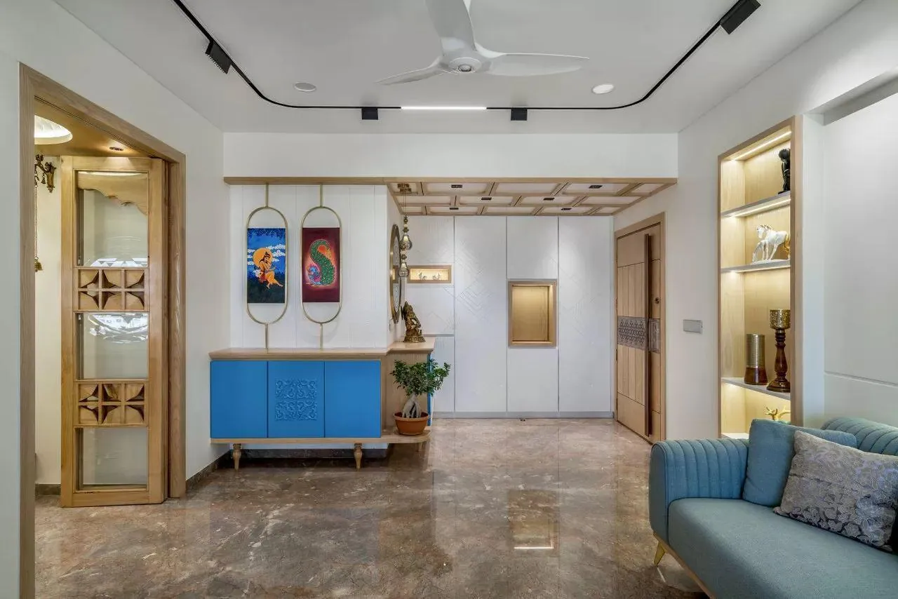 Entrance foyer with display unit